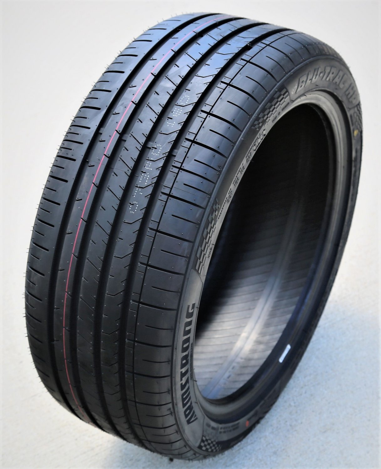 Tire Armstrong Blu Trac HP 225 50R16 92W A S Performance tire-armstrong-blu-trac-hp-225-50r16-92w-a-s-performance