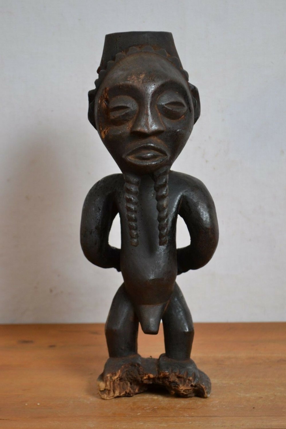 African Tribal Art,Beautiful kusu statue from democratic republic of Congo