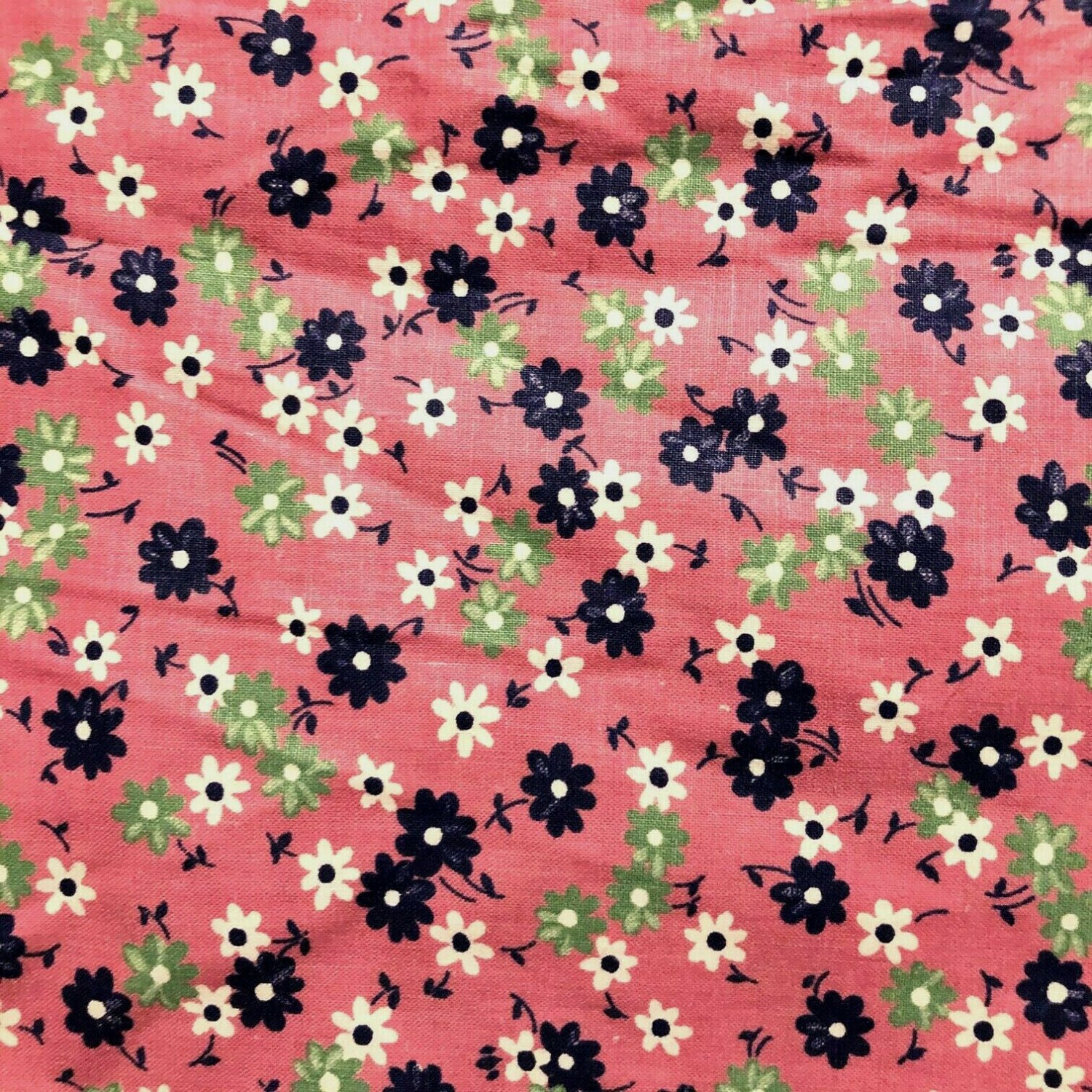 Lovely 30s 40s Floral Cotton Quilt Fabric 36 Inch Wide Plum Green Navy & White