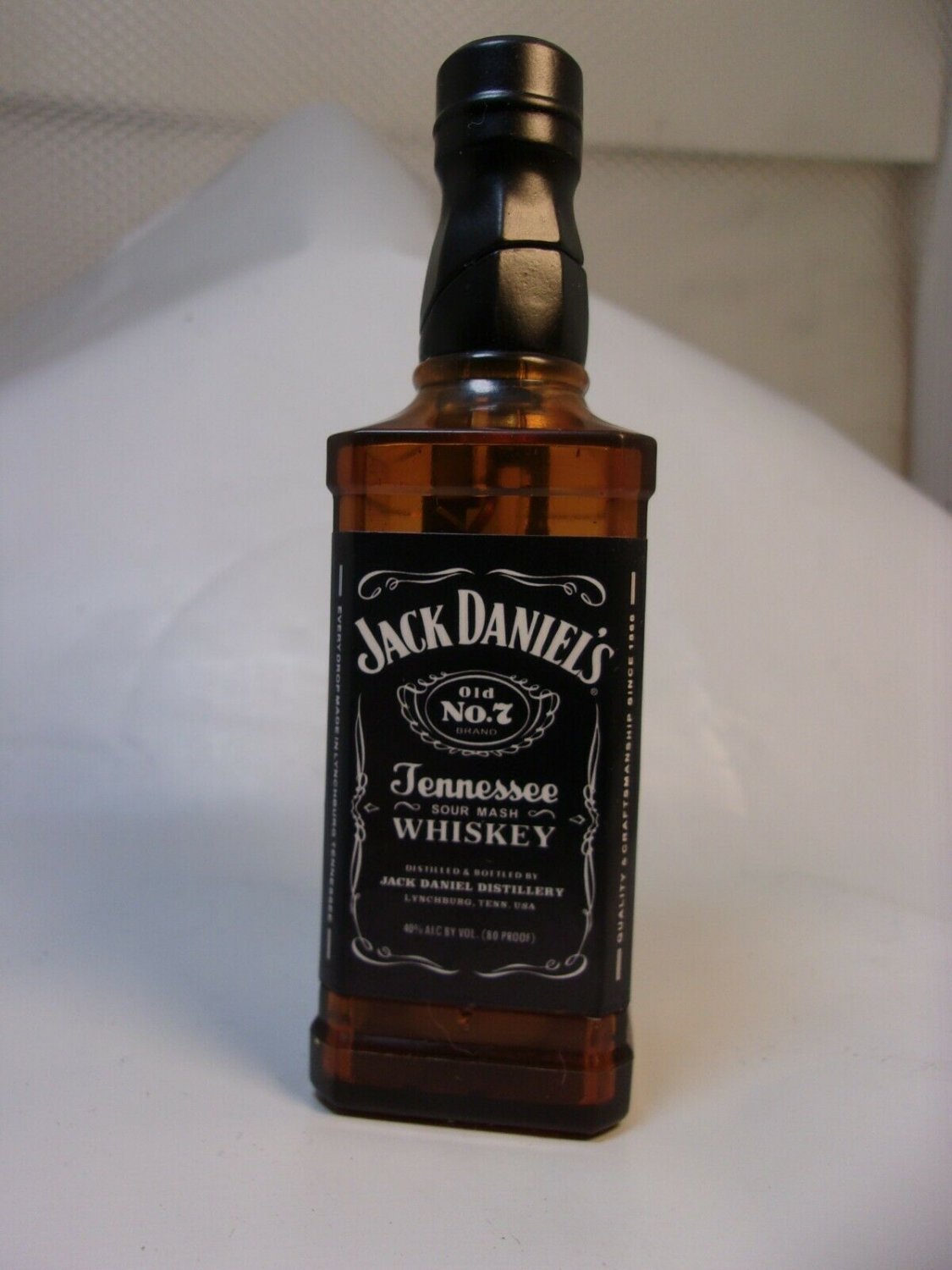 JACK DANIELS BOTTLE SHAPE BUTANE NOVELTY LIGHTER