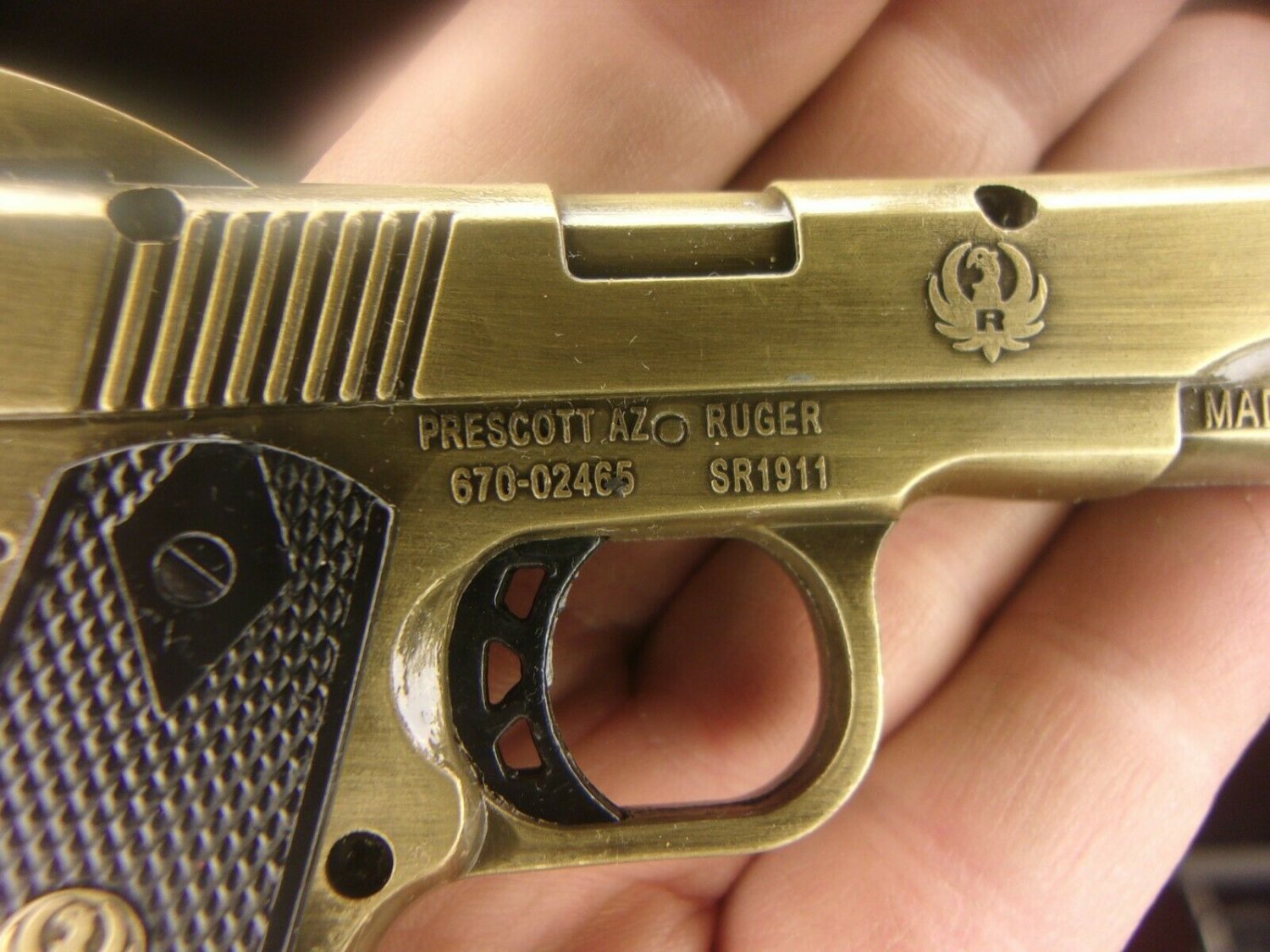 BRUSHED BRASS DUAL FLAME NOVELTY RUGER PISTOL LIGHTER/EXTREME DETAILING