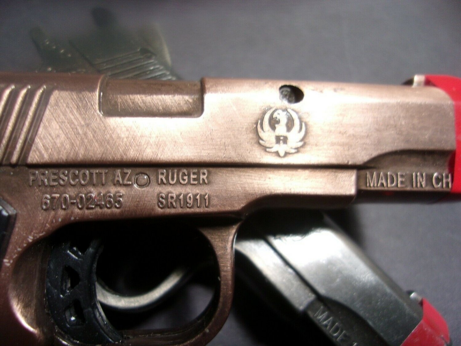 BRUSHED BRASS DUAL FLAME NOVELTY RUGER PISTOL LIGHTER/EXTREME DETAILING