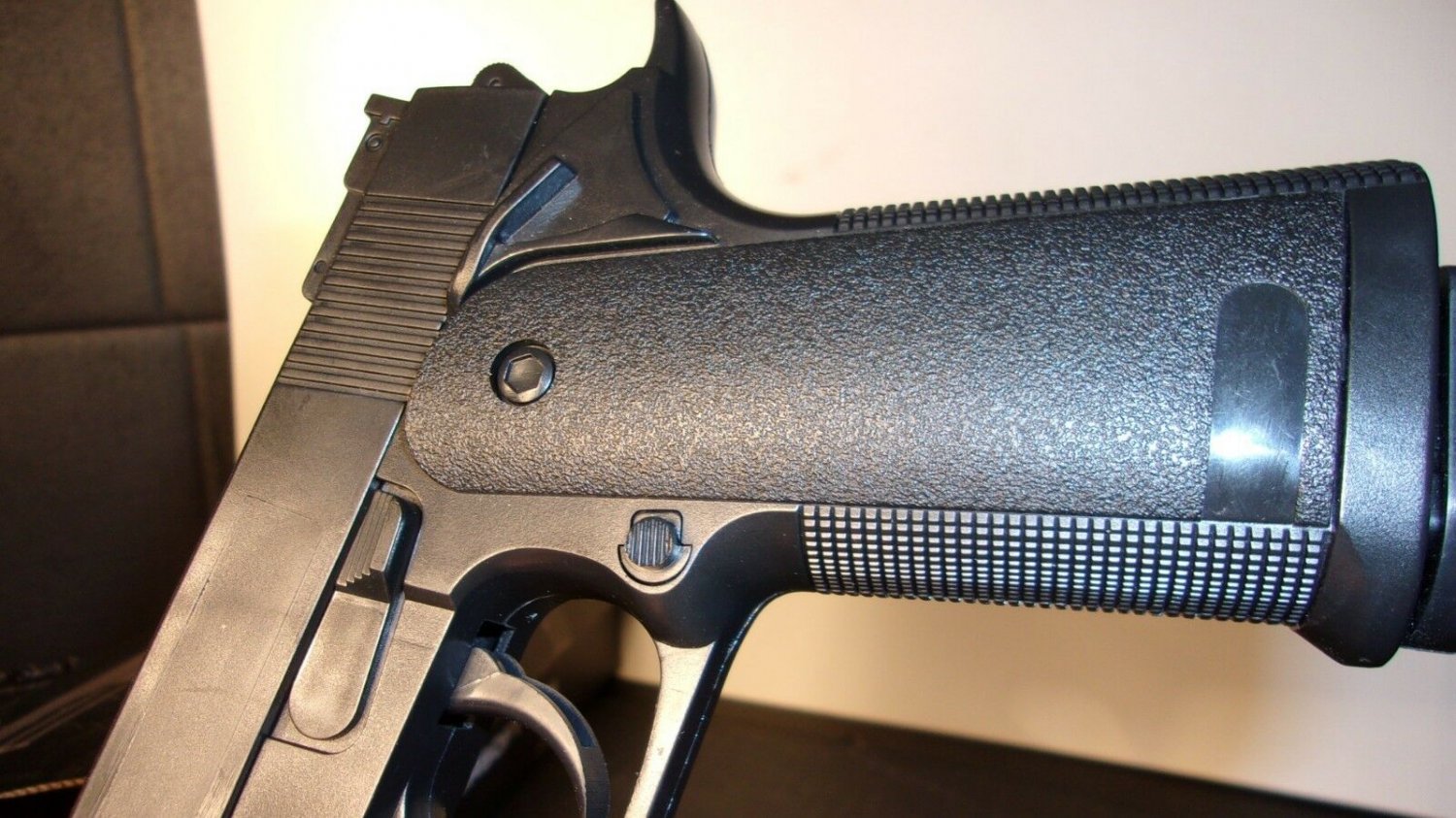 . Ukarms G153 airsoft spring pistol