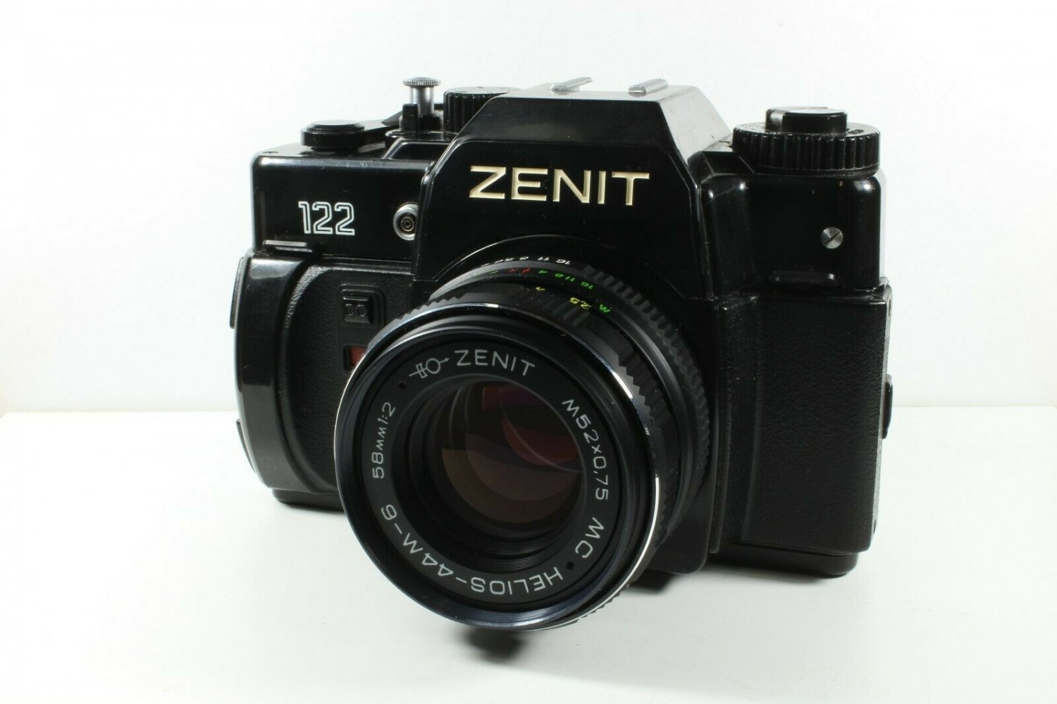 Camera ZENIT-122 lens HELIOS - 44m-6 USSR Russia