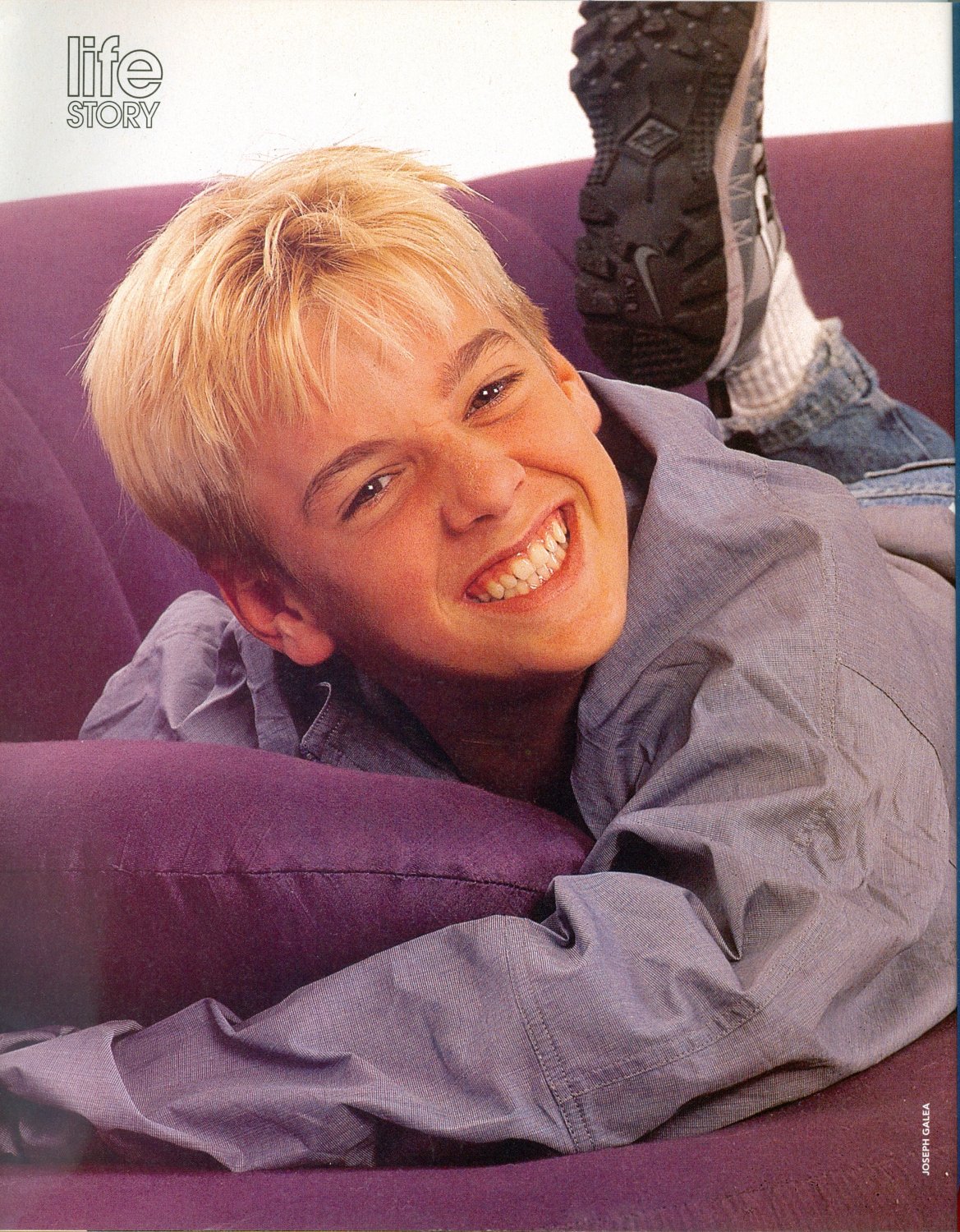 Aaron Carter - Singer - 11" x 8" Teen Magazine Pinup Mini-Poster   2002  RIP