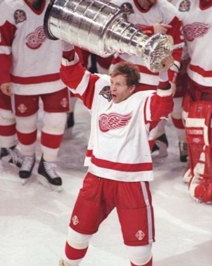 VLADIMIR KONSTANTINOV 8X10 PHOTO HOCKEY DETROIT RED WINGS NHL PICTURE WITH CUP