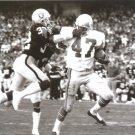 JACK TATUM 8X10 PHOTO OAKLAND RAIDERS NFL FOOTBALL PICTURE GRABBING FACE MASK JACK TATUM 8X10 PHOTO OAKLAND RAIDERS NFL FOOTBALL PICTURE GRABBING FACE MASK