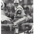 JOE NAMATH 8X10 PHOTO NEW YORK JETS NY COLTS PICTURE NFL FOOTBALL PASSING B/W JOE NAMATH 8X10 PHOTO NEW YORK JETS NY COLTS PICTURE NFL FOOTBALL PASSING B/W