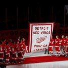 DETROIT RED WINGS 2007-08 8X10 PHOTO HOCKEY STANLEY CUP CHAMPS RAISING BANNER DETROIT RED WINGS 2007-08 8X10 PHOTO HOCKEY STANLEY CUP CHAMPS RAISING BANNER