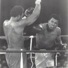 MUHAMMAD ALI BEATS GEORGE FOREMAN 8X10 PHOTO BOXING PICTURE WHITE BORDER MUHAMMAD ALI BEATS GEORGE FOREMAN 8X10 PHOTO BOXING PICTURE WHITE BORDER