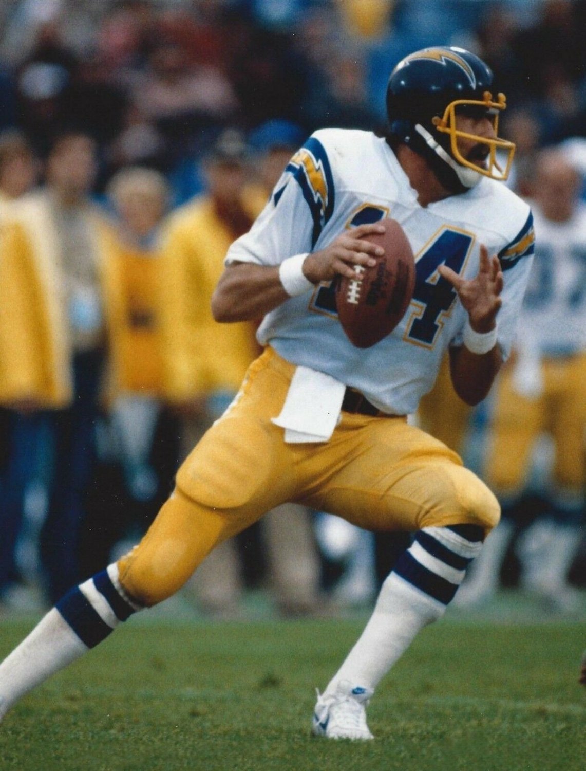 DAN FOUTS 8X10 PHOTO SAN DIEGO CHARGERS PICTURE NFL FOOTBALL WHITE JERSEY