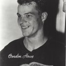 GORDIE HOWE 8X10 PHOTO B/W CLOSE UP HOCKEY DETROIT RED WINGS NHL PICTURE GORDIE HOWE 8X10 PHOTO B/W CLOSE UP HOCKEY DETROIT RED WINGS NHL PICTURE