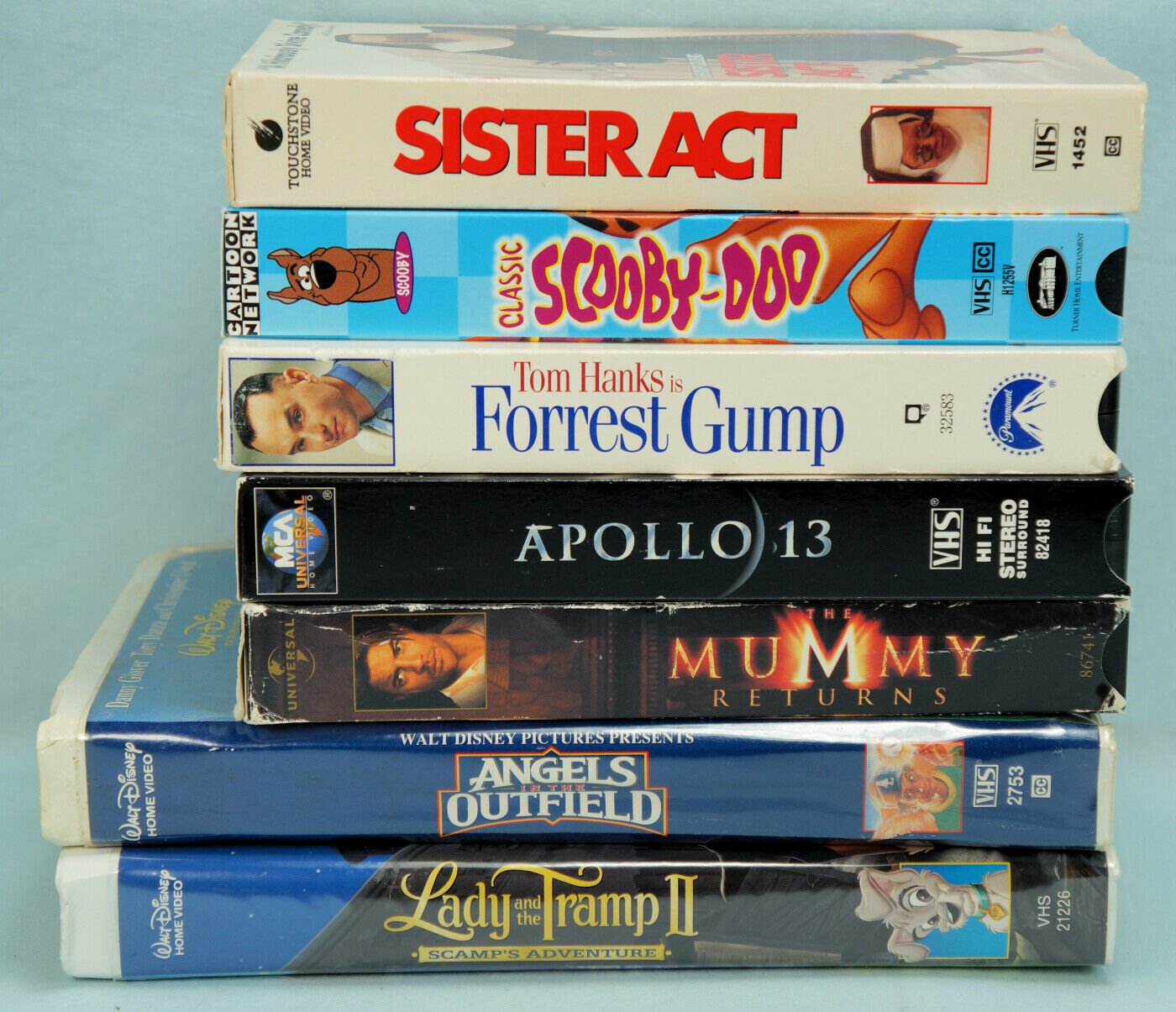 Lot of 35 VHS tapes popular movies including kid's titles, all in VG