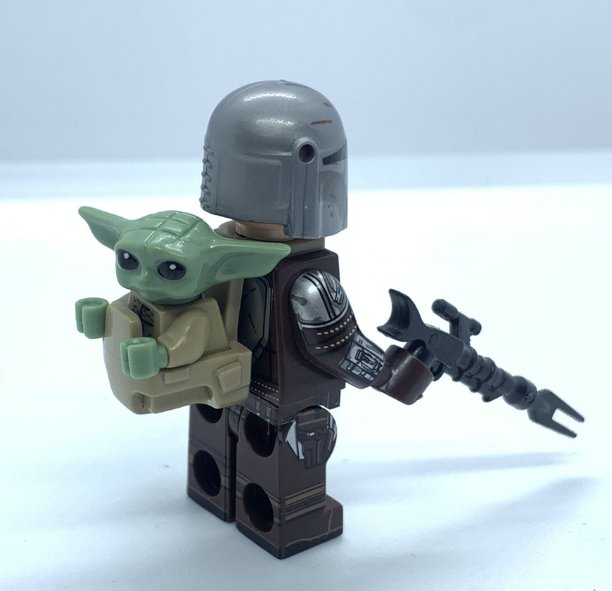 KoloToys Mandalorian and Baby Yoda Minifigures Star Wars Din Djarin and Grogu Minifigures