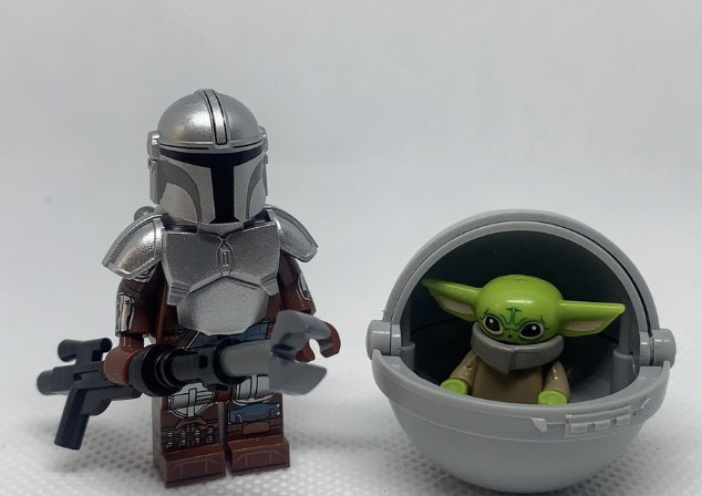 KoloToys Mandalorian and Baby Yoda Minifigures Star Wars Din Djarin and Grogu Minifigures