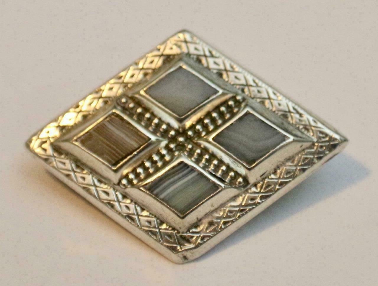 Antique Vintage  Silver Scottish Agate Victorian Brooch.
