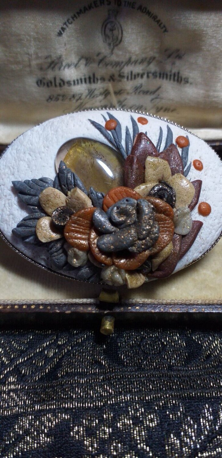 Vintage 1960-s Large Oval Hand-Made Resin Layered Amber/White/Grey Floral BROOCH
