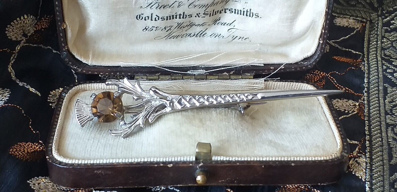 Vintage 1990-s Long Scottish Thistle Sterling Silver Brooch.