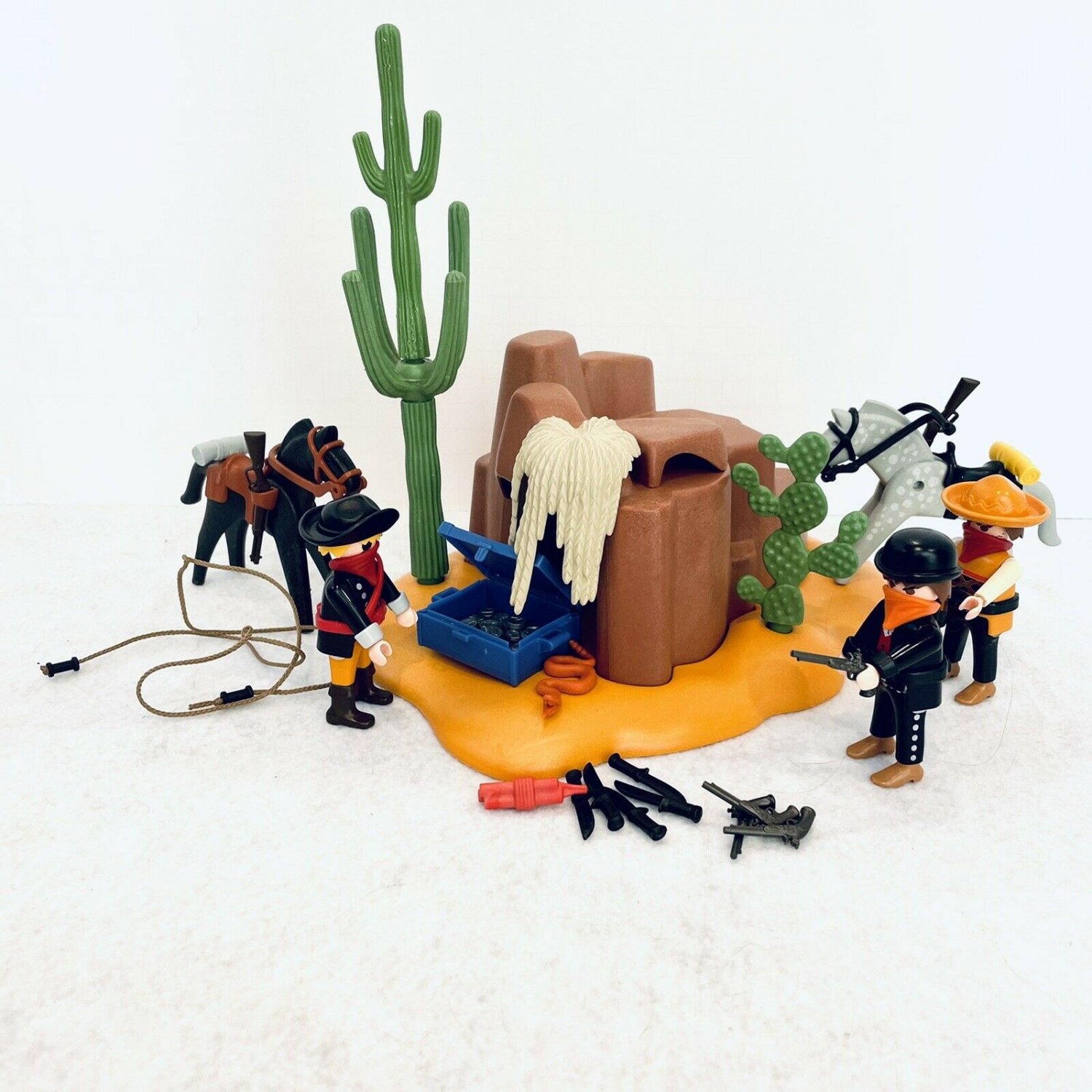 Playmobil 3815 Outlaw Hideout Complete