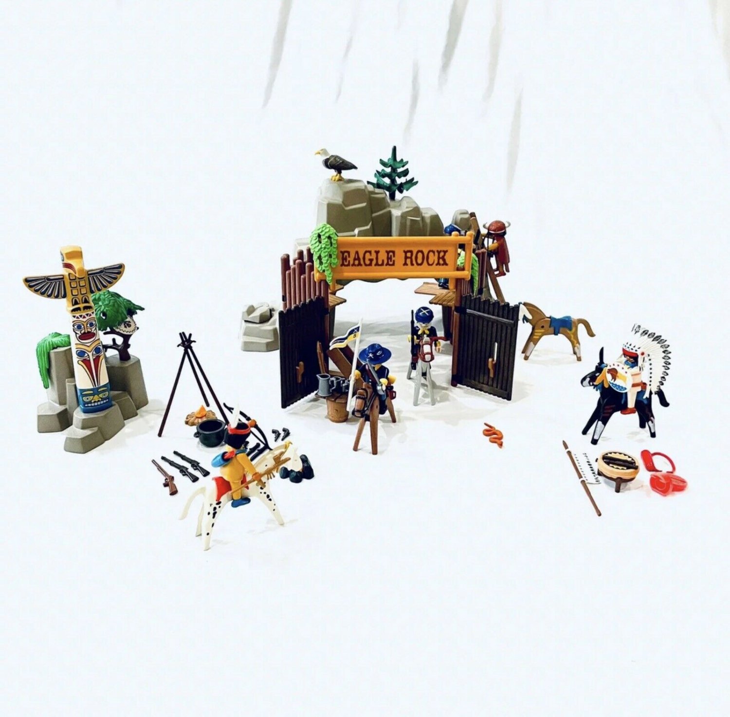 Playmobil 3028 Eagle Rock 100% Complete With Substitutions