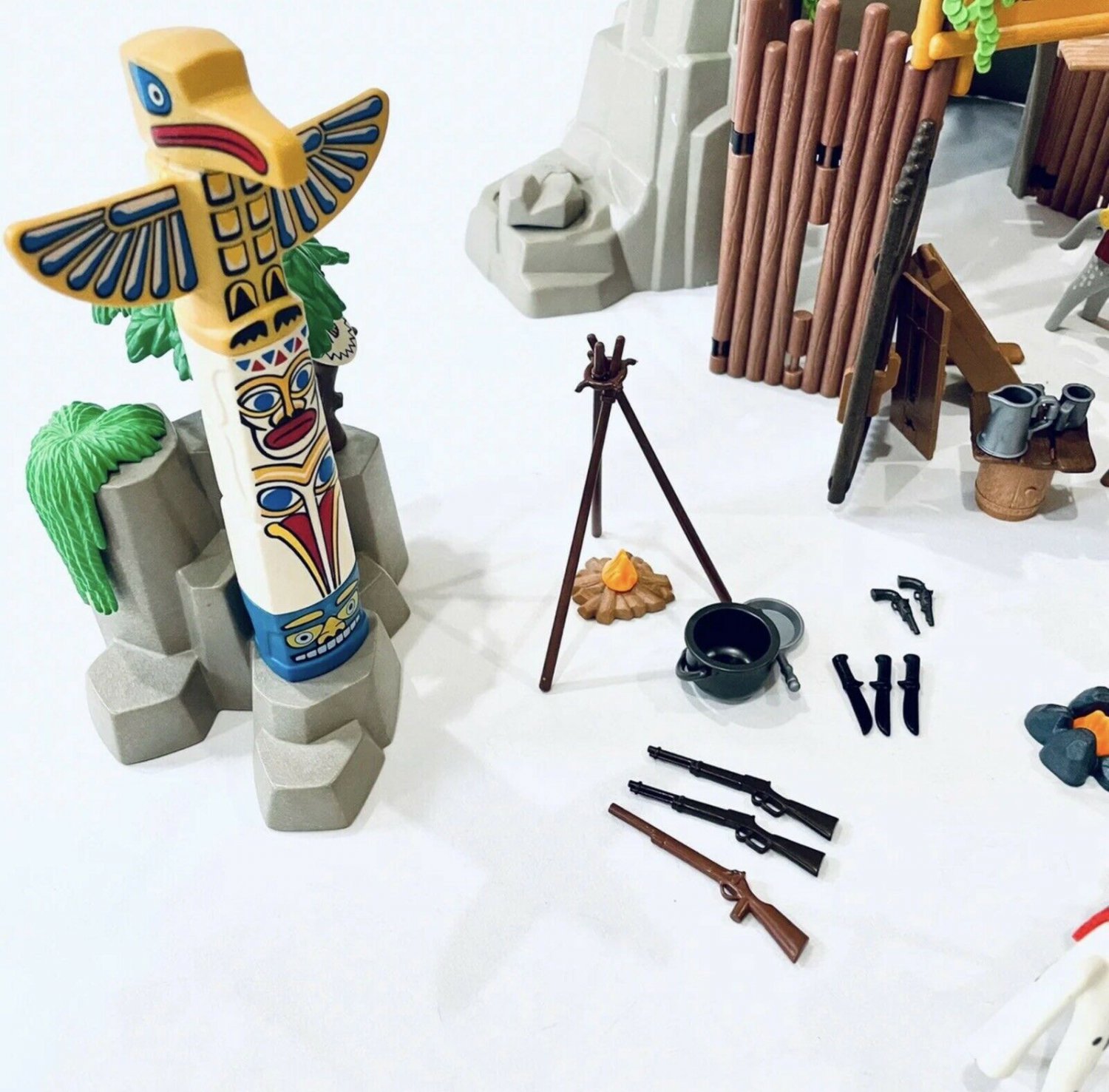 Playmobil 3028 Eagle Rock 100% Complete With Substitutions