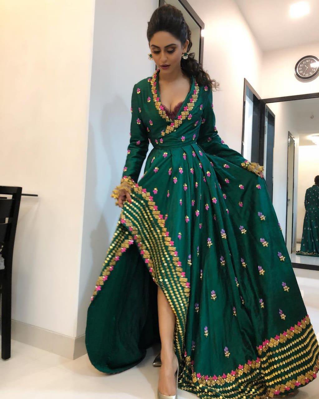 gown
