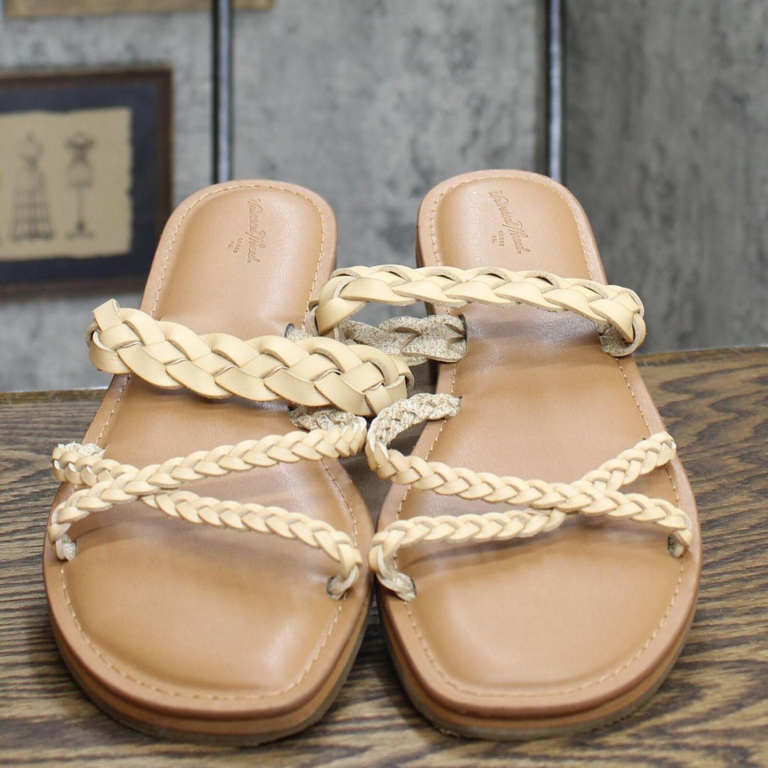 NEW Universal Thread Womens Hilda Braided Strappy Footbed Sandals Off-White 10