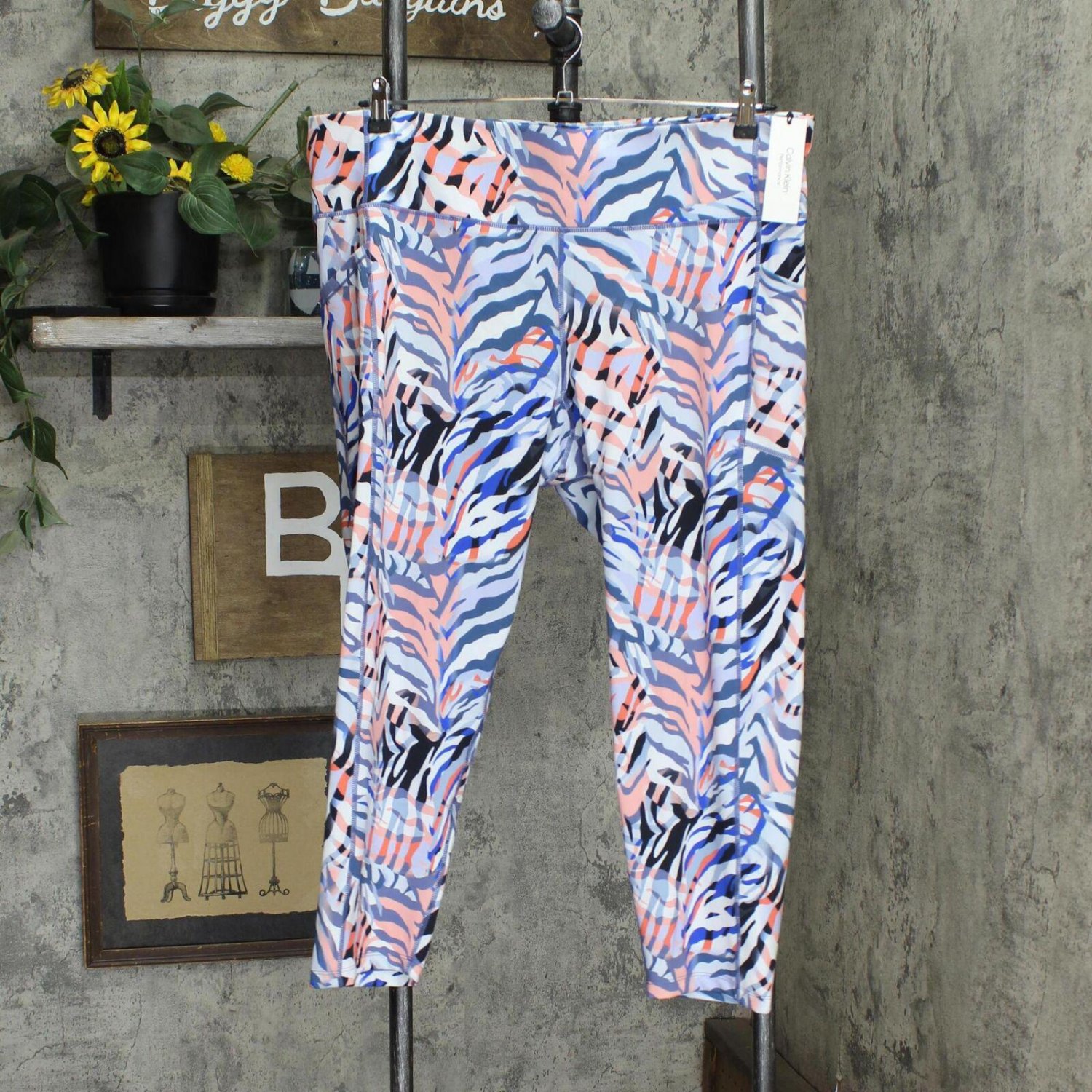 NWT Calvin Klein Plus Size Printed High-Waist 7/8 Leggings PF2X6714 3X Pursuit Arrow Multi
