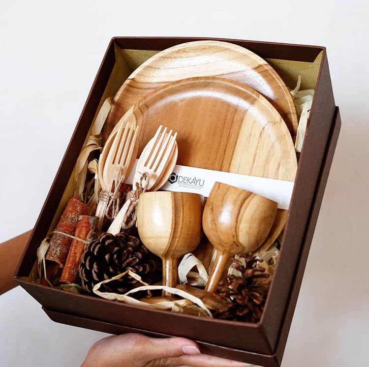 Karonese Hampers