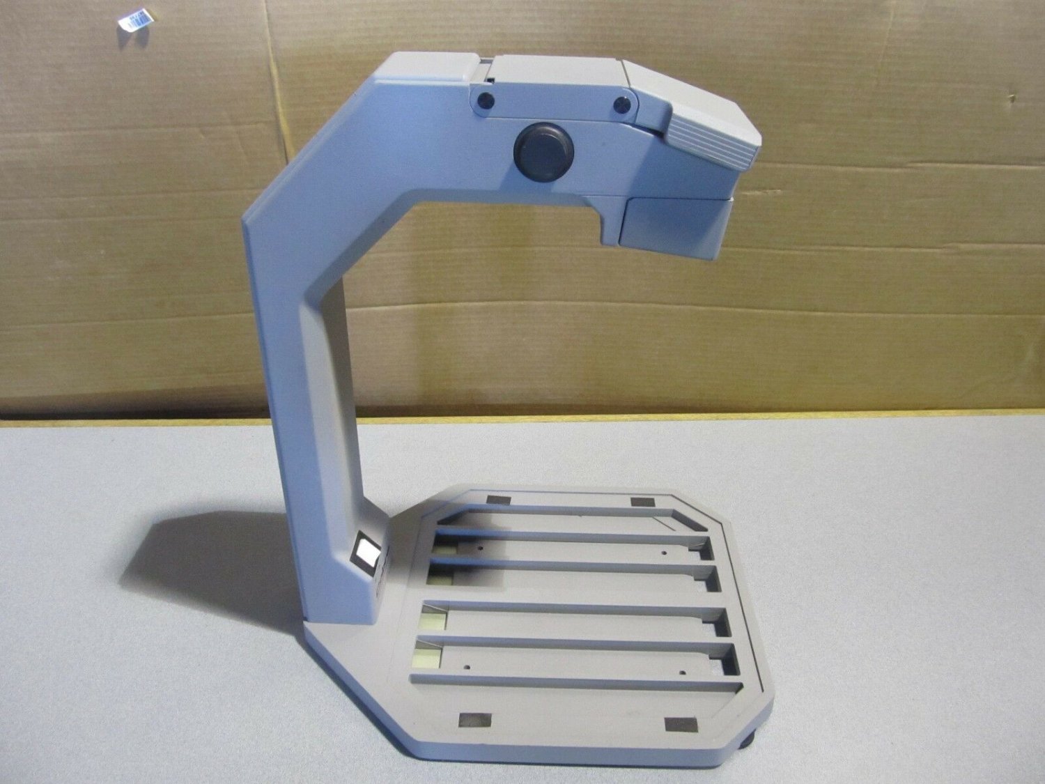 OEM  APOLLO COBRA VS-3000 PORTABLE OVERHEAD PROJECTOR