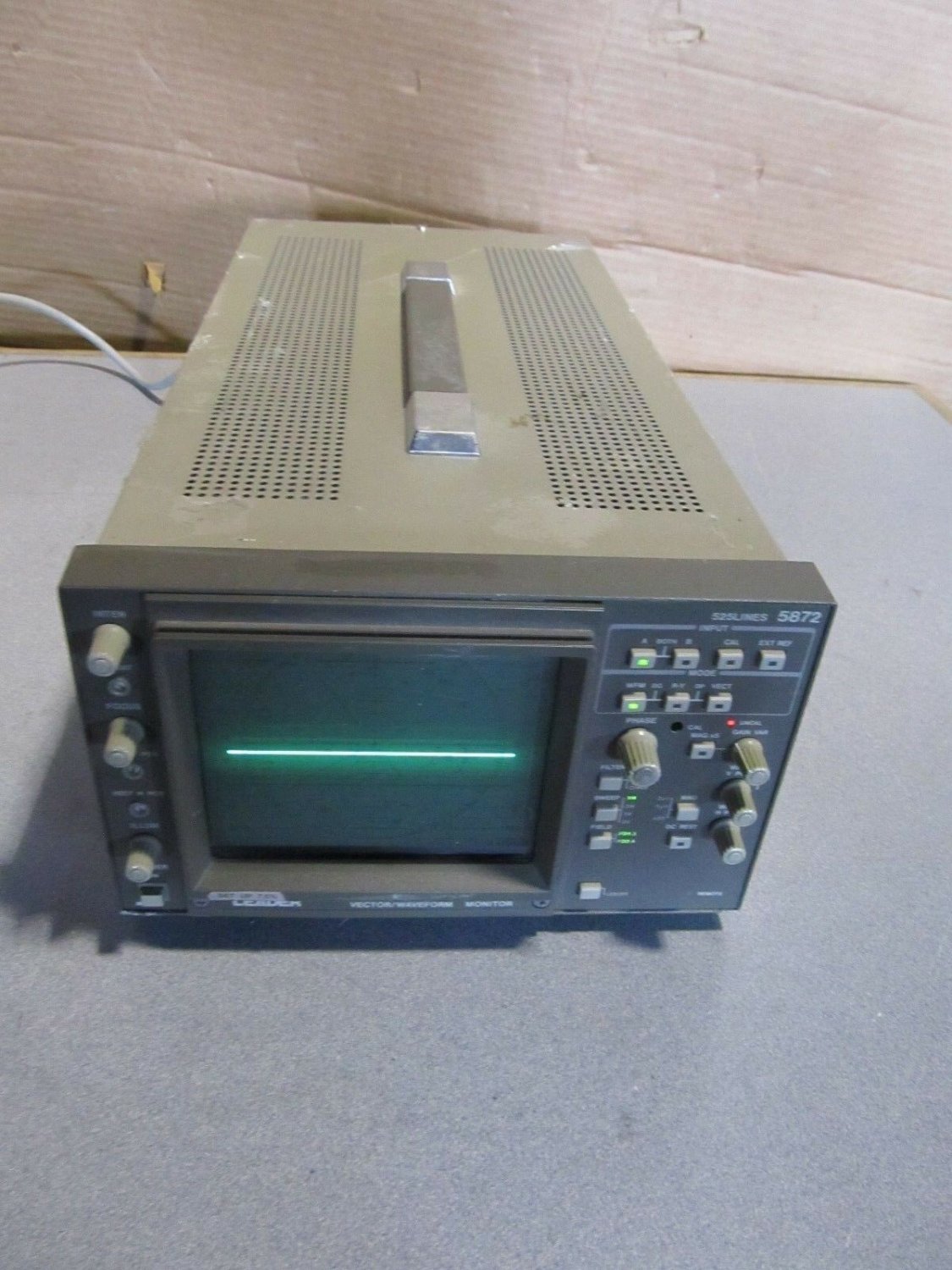 OEM leader electronics vector/waveform monitor 525lines 5872