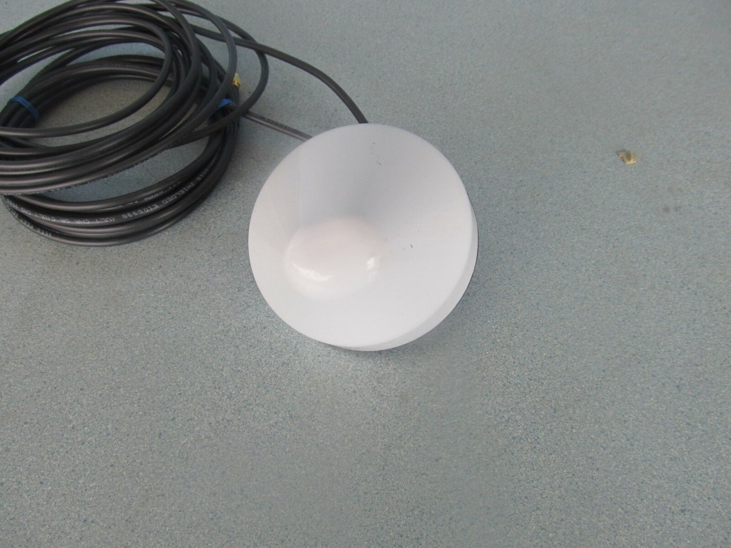 QTY: 5 Mobile Mark Communication Antenna 800-2500MHZ GPS Surface SMW-UMB-3X3J00