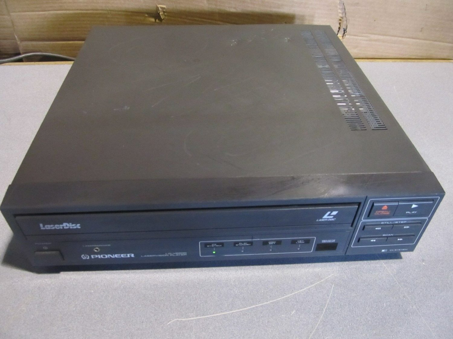 OEM pioneer laservision player model LD-V2200