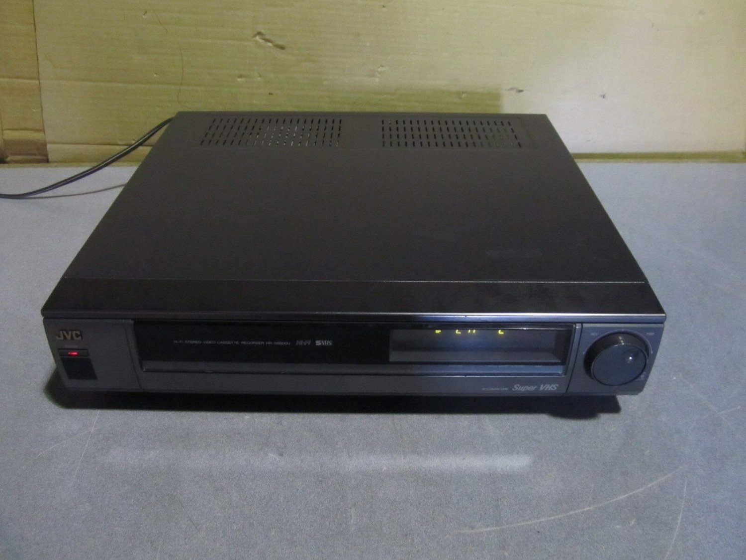OEM JVC VHS Hi-fi video cassette recorder model HR-S6800U  "for parts"