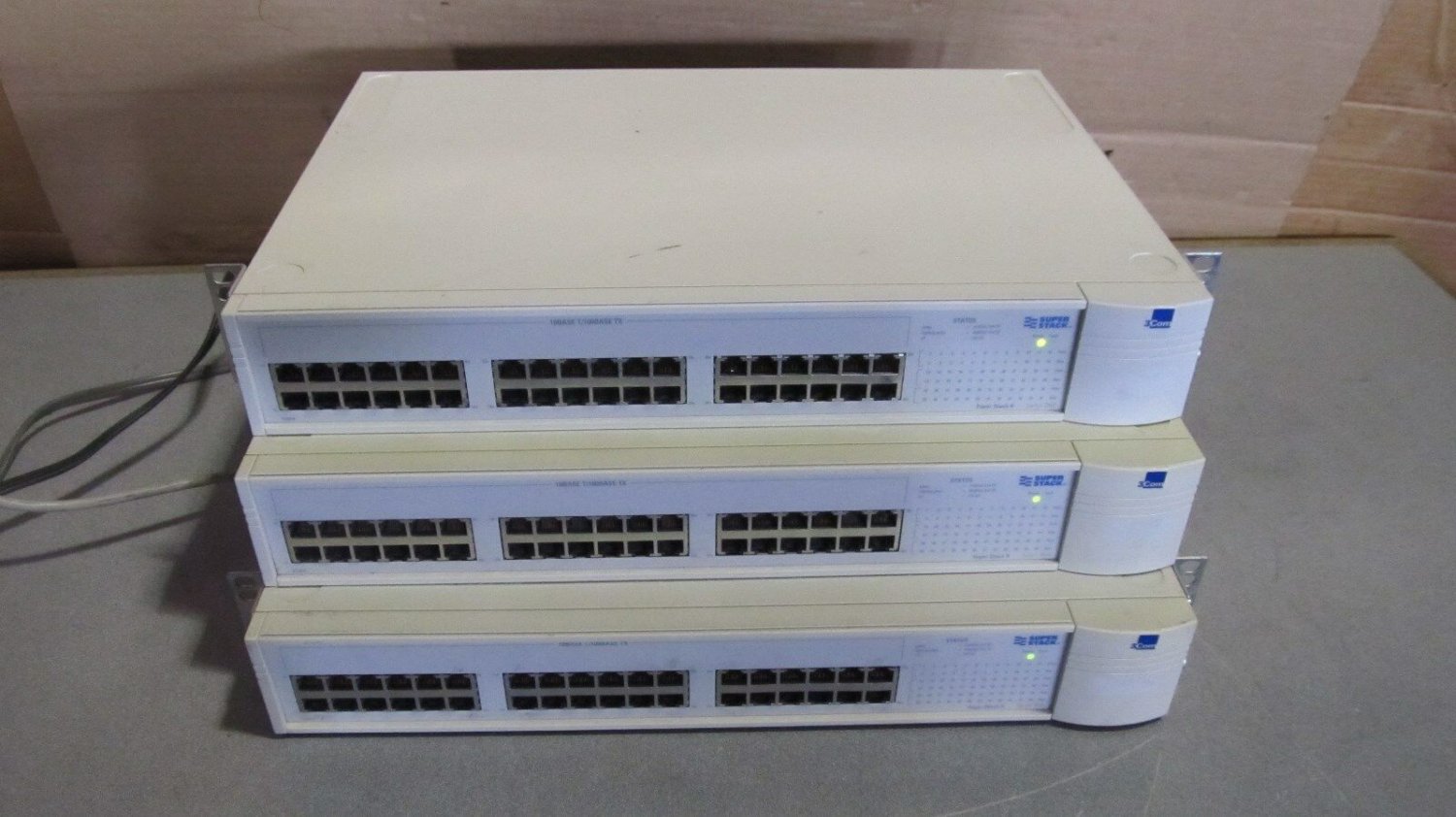 lot of 3 OEM 3com super stack II switch 3900 model no.3C39036