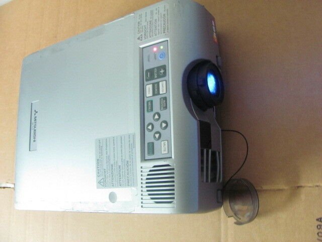 Mitsubishi SL1U Projector ** Working guaranteed**