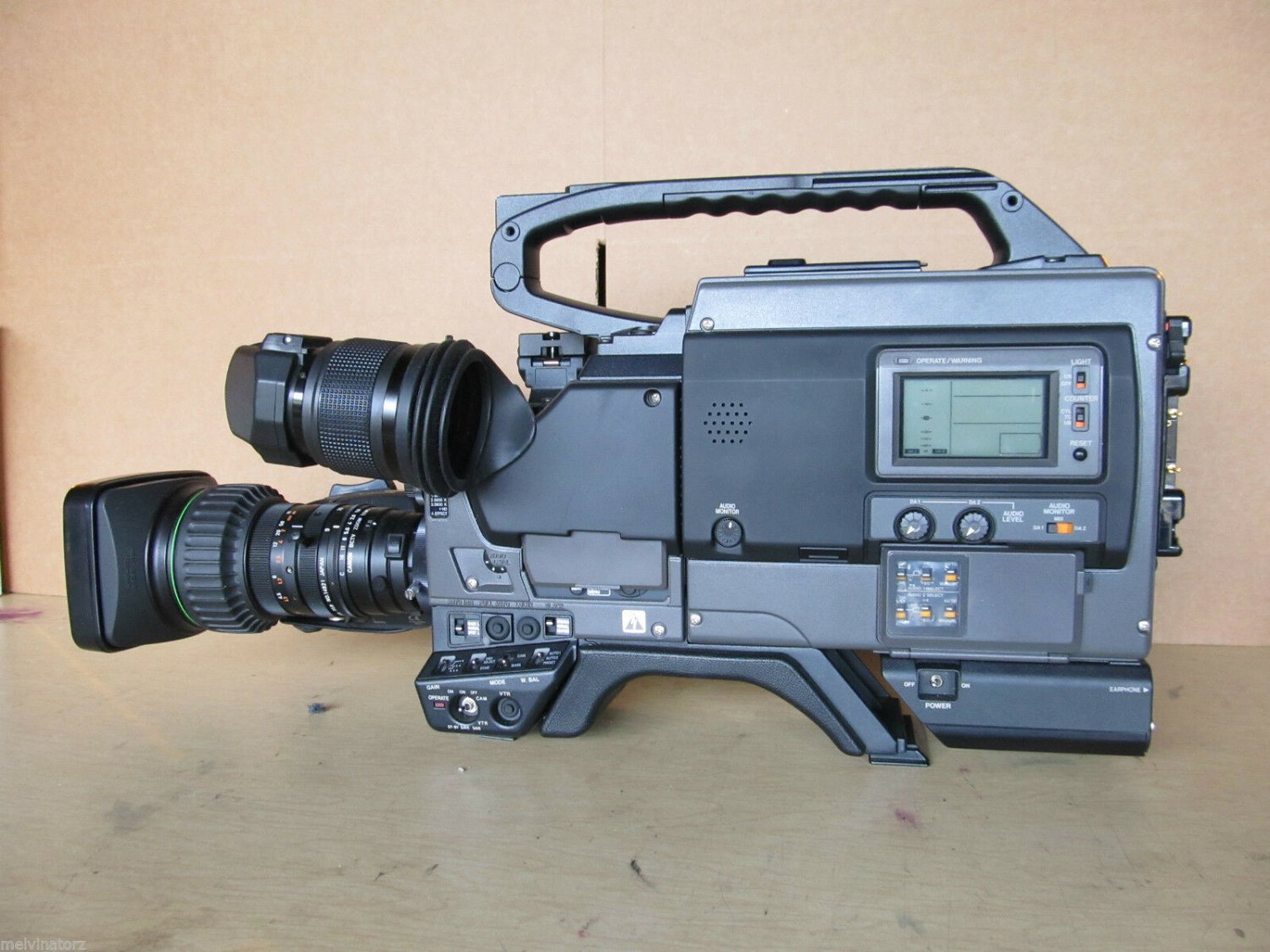 JVC color video camera  KY-D29UCH w/canon BCTV Zoom Lens & Carry-on case