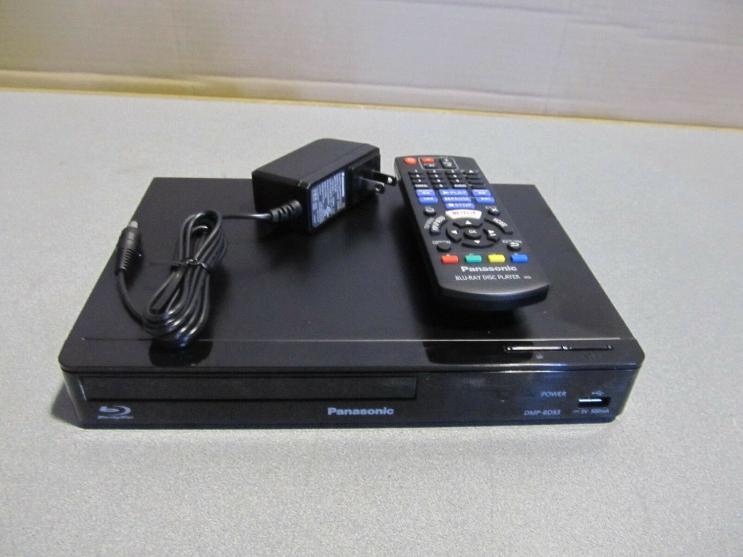 OEM panasonic blu-ray disc player model DMP- BD93P w/ remote and adapter