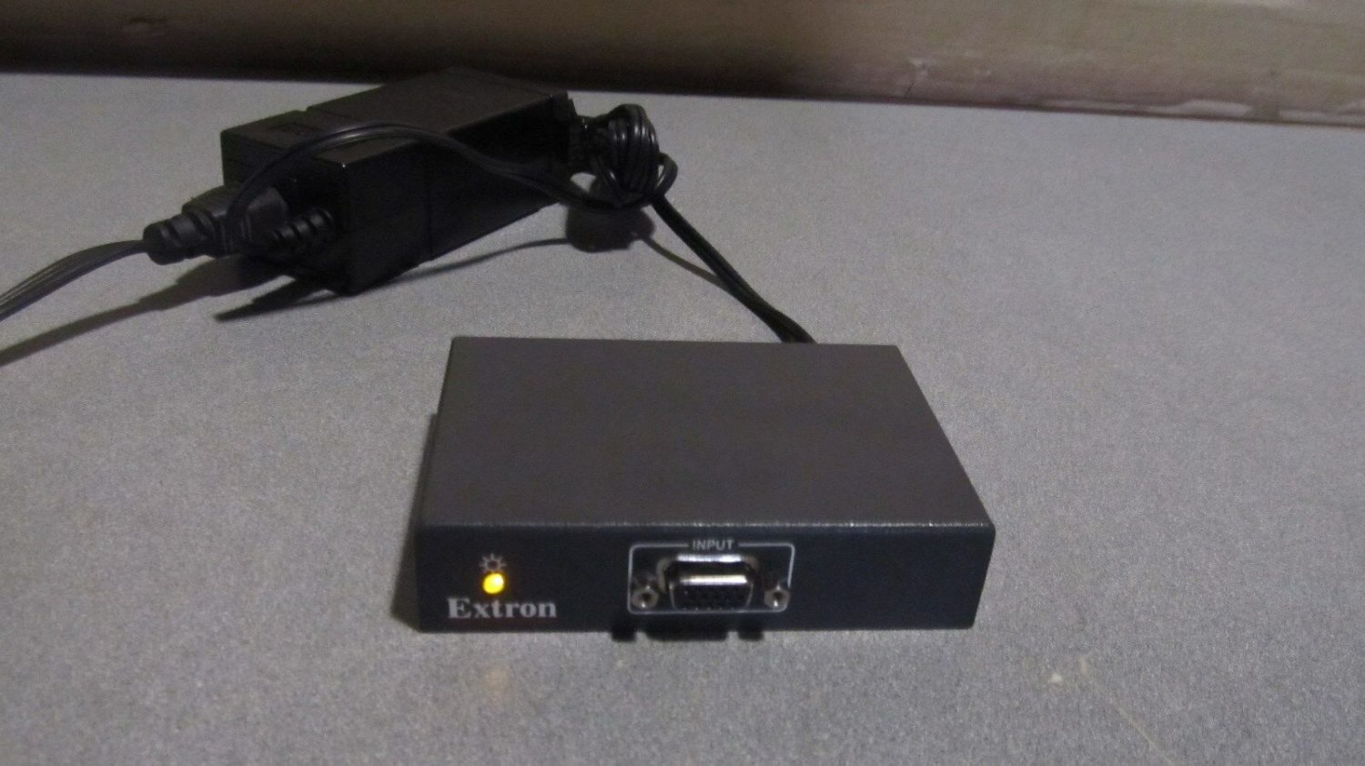 OEM extron P/2 DA2xi amplifier w/adapter