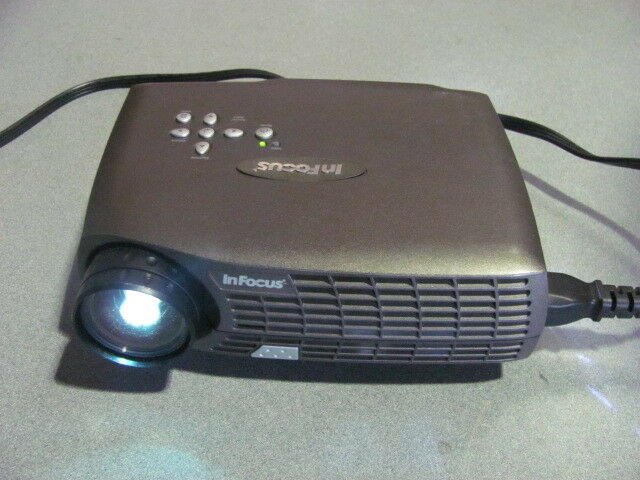 OEM infocus projector model LP70+