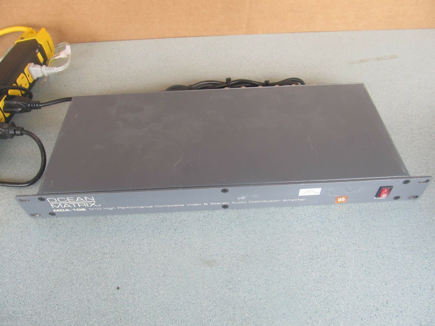 Ocean Matrix MDA-10S high performance video stereo audio 1x10 distribution amp