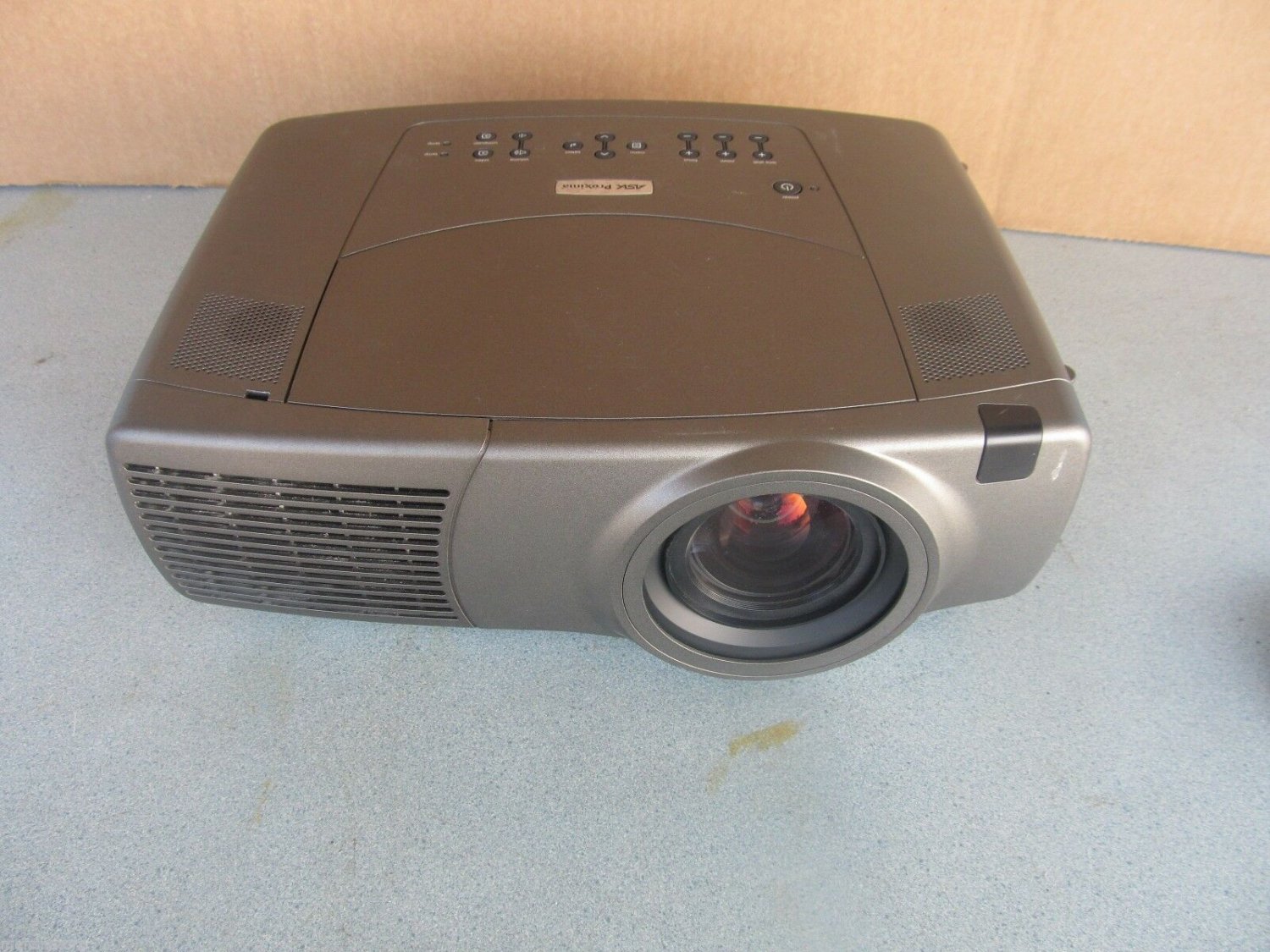 Proxima C440 C 440  LCD Projector NEED LAMP 100-240 Volts