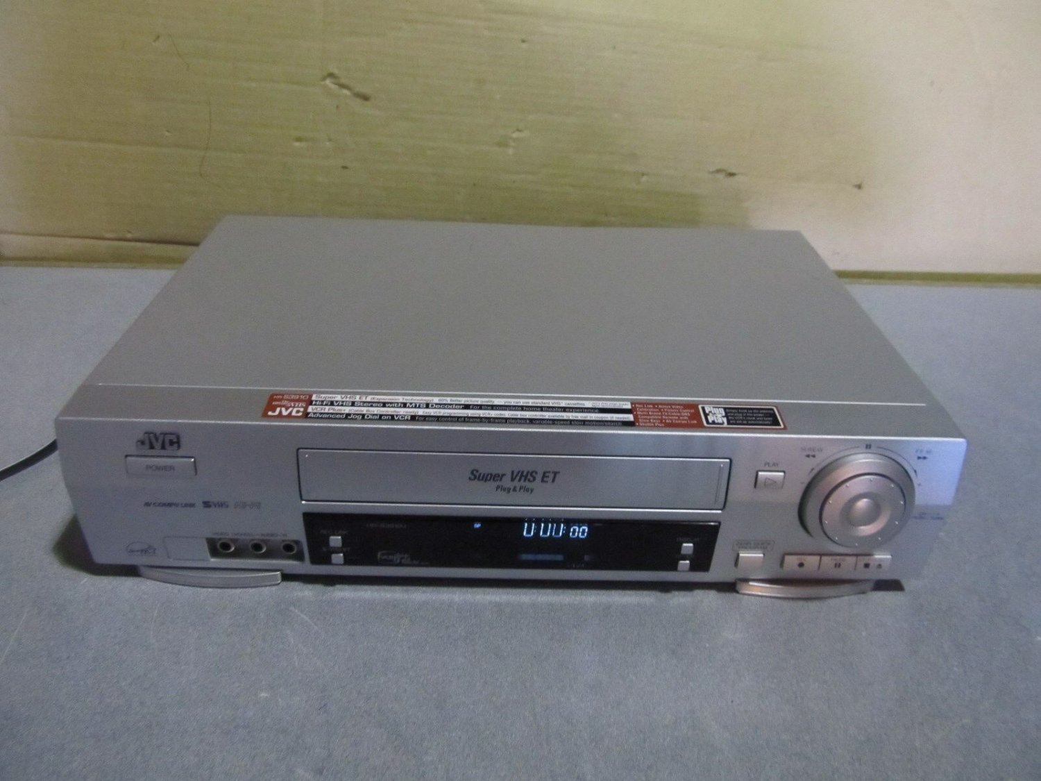 OEM JVC video cassette recorder model no.HR-S3910U "for parts"