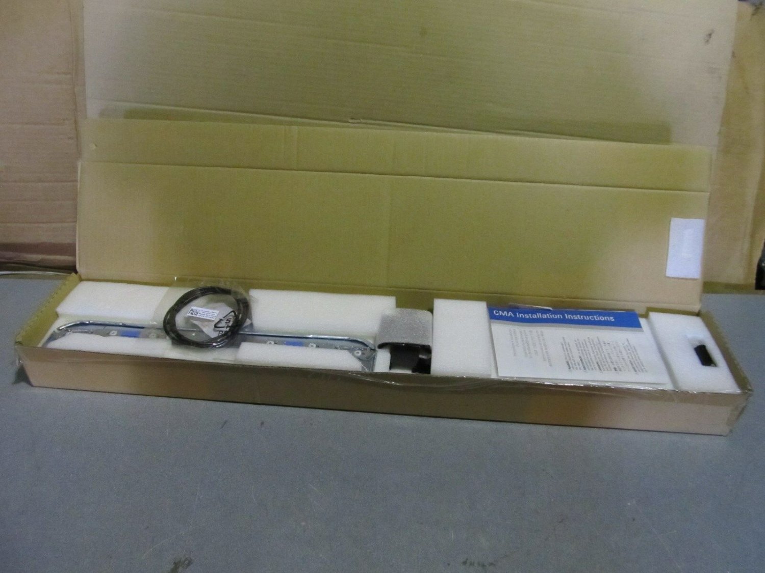 OEM dell 2U cable management arm kit model DP/N OM770R