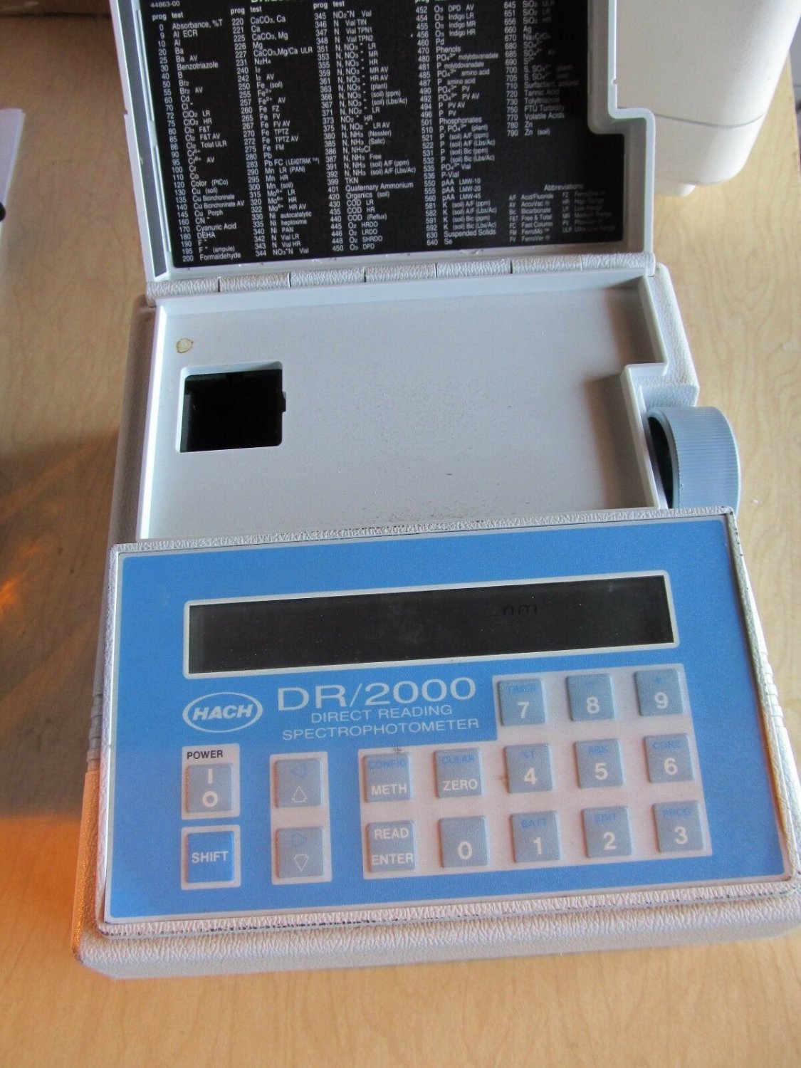 HACH MODEL DR/2000 Direct Reading Spectrophotometer