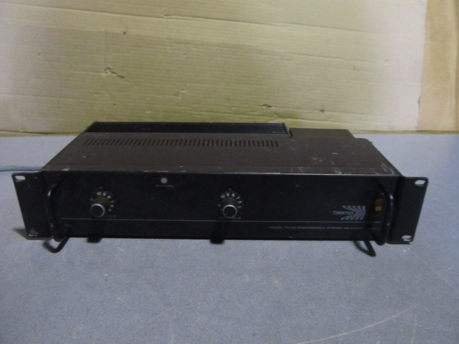 OEM biamp professional stereo power amplifier model TC/60