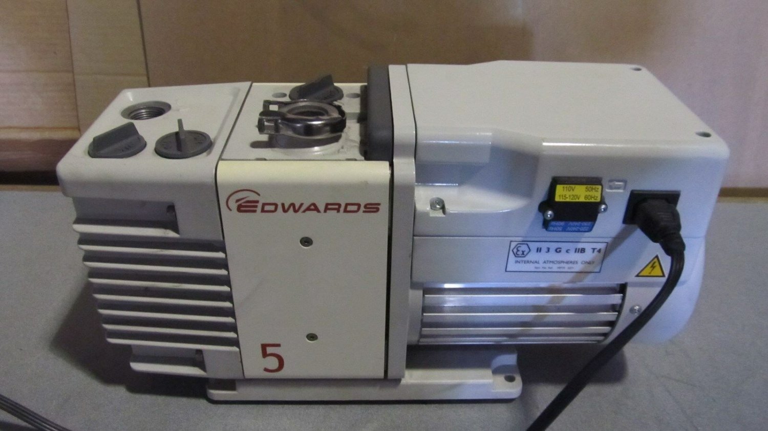 OEM edwards - RV5 avcuum pump