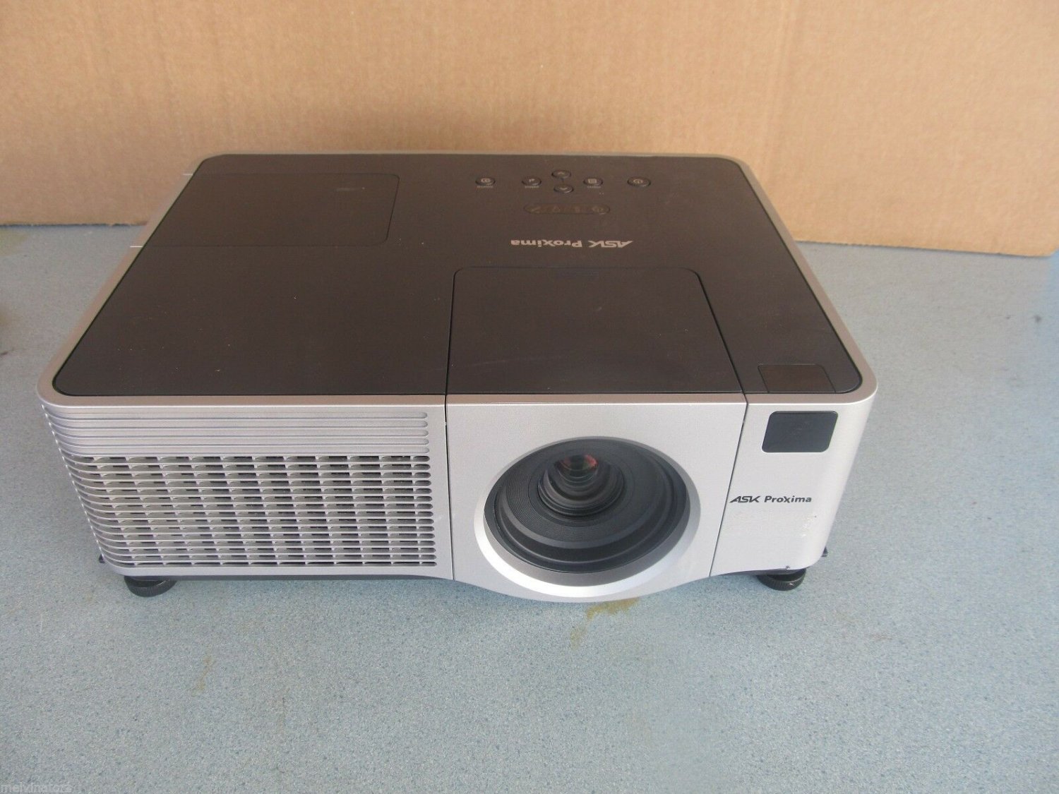 Proxima W400 LCD Projector NEED LAMP
