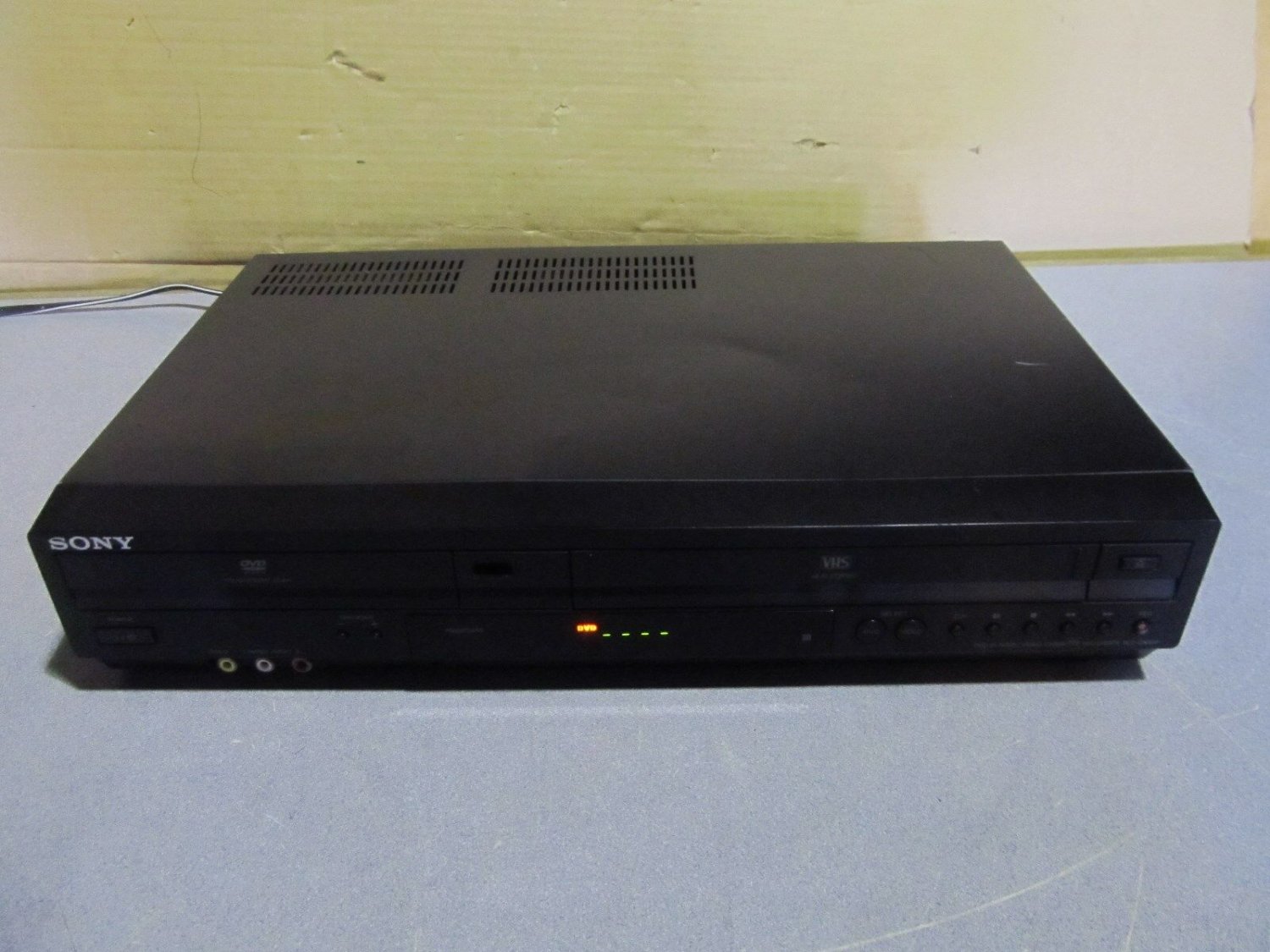 OEM SonyDVD player/video cassette recorder model no. AG-D380P