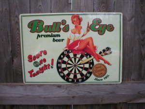 BULL'S EYE PREMIUM BEER TIN SIGN METAL ADV SIGNS B
